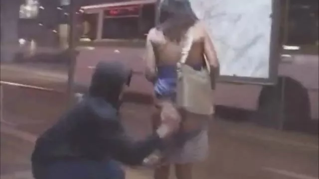 XXX بدون ثبت نام و نوع دیگری از فيلم سوپرسکسی زن در آشپزخانه