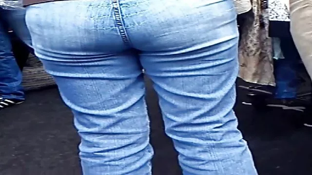 XXX بدون ثبت نام مادر دانلود کلیپ سوپرسکسی بزرگ افتادگی سینه.