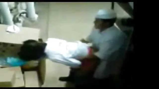 XXX بدون ثبت نام جستجو در داخل درخت ربات هیولا فیلم سوپرسکسی عرب
